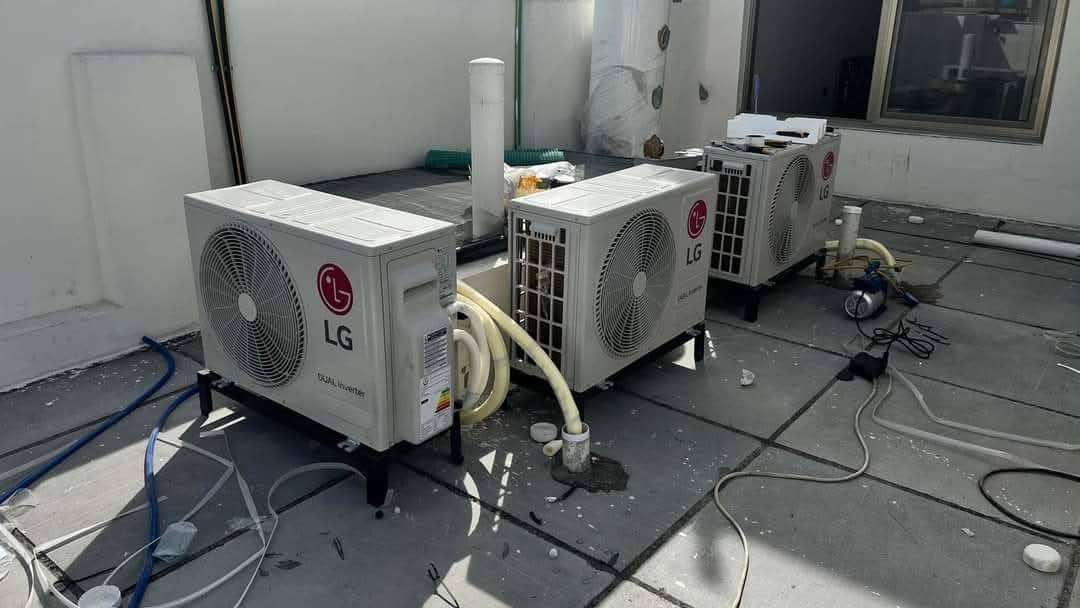 السلام عليكم
تنصيب كافه انواع السبالت 
غسل وادامه 
صيانه كافه انواع السبالت والمكيفات 
شحن غاز لاصلي مع ضمان 
وبسعار مناسبه ‏‪***********‬‏ وتساب 
وبل خدمه
