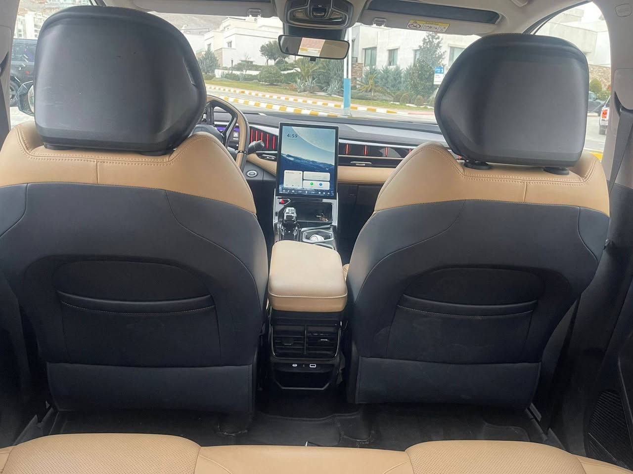 Geely 2025 starray
فول للاخير 
مكينة 20 تربو 
نضيفة %100
ماشية 10000كم قل زيرو
مرقم و جاهز 
مكان سليمانية 
سعر 215 
***********
