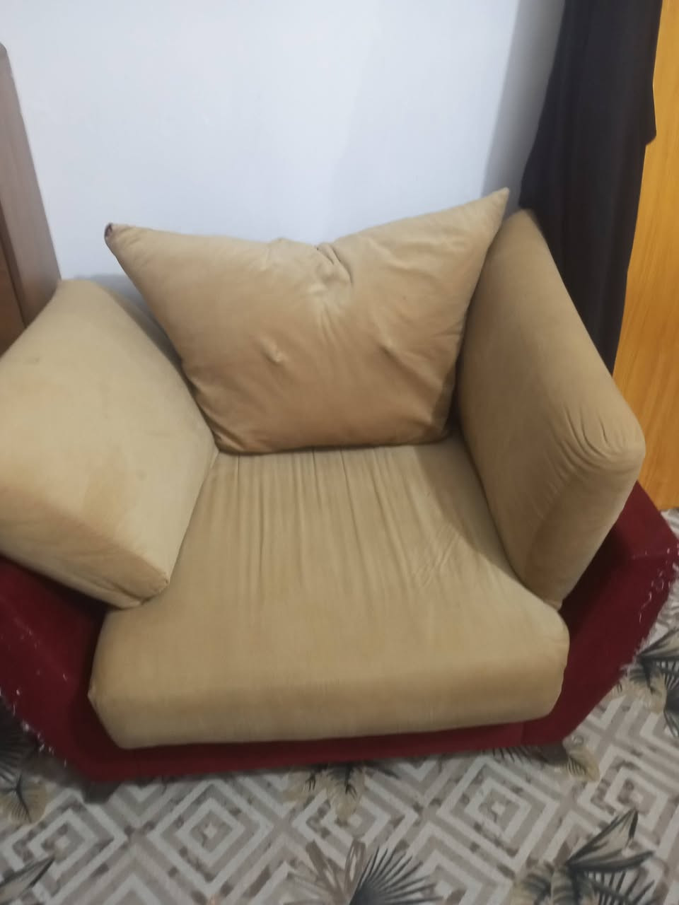 تخم نضيف البيع بسعر مناسب جددن كوشات الصليه دواشكه الصليه البيع مكان بغداد معامل بستان سامي ولي شراي يتصل ع رقمي ***********
