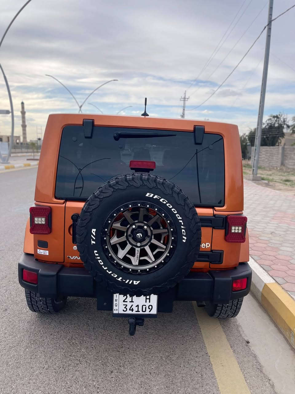 جيب رانكلر خليجي موديل ٢٠١١ رقم سليمانية ٦ سلندر مكينة وكير بشرط برغي ما مفتوح مكفولة كفالة عامة من قطرة صبغ أو بارد أو حتى شخط ، سيارة كشف ثلاث قطع السقف فايبر والدوسات كهرباء تفتح وتسد مع الباب . ماشية ١٣٥ الف كيلو حقيقي وشرط الفحص ، تبريد ثلج ولايتات زنون كامرة وحساسات ، السيارة جديدة بمعنى الكلمة ومالت بيت ومحافظين عليها . مكان السيارة الرمادي . المركز .
للأستفسار عن السعر الأتصال بالرقم ***********
ملاحظة / اني مكلف بالنشر فقط والشراي يتصل على الرقم .
