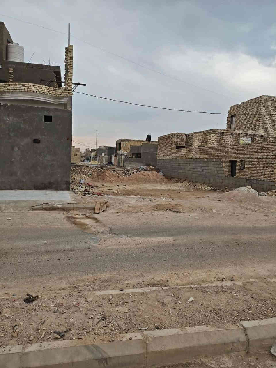 قطعة ارض للبيع حي الغدير الثاني مساحه ٢٠٠متر وجه تجارية على أربع سايدات مقابل مستشفى البناني للاستفسار والاتصال على رقم *********** ☎️📞
