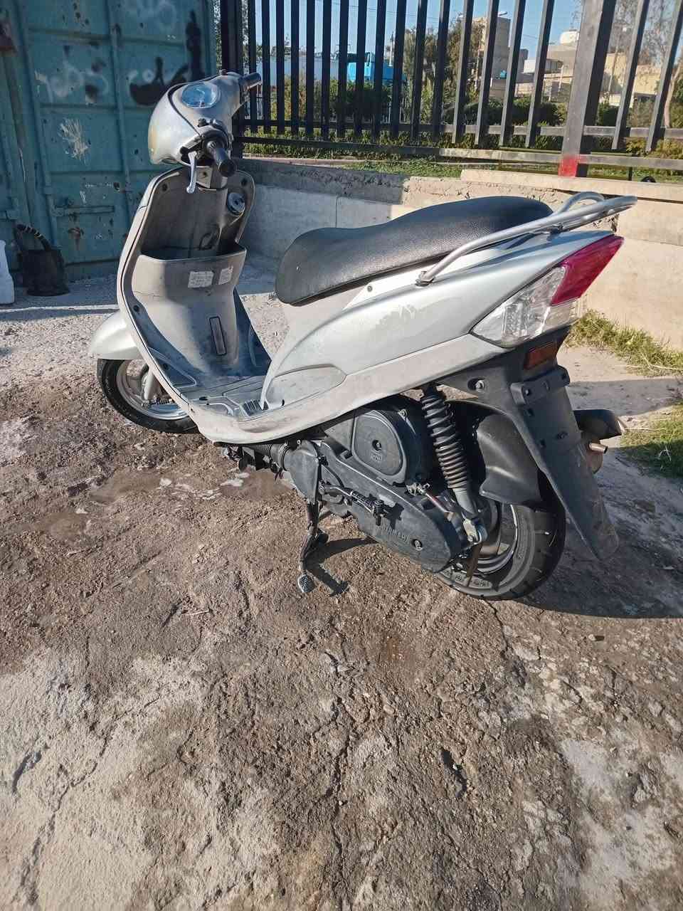 سلام عليكم دراجه لبيع تفصيل يتصل ***********
