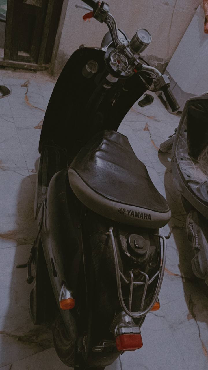 السلام عليكم 
دراجه مصريه للبيع دراجه حلوه ومرتبه مكينه تخبل خرسه كفرات اصليه كهربائيات كله شغاله سلف هندر شغال عوزه بس باتري مالته تعبان السعر 300 وبيا مجال الناصريه مركز  حي الشموخ الشراي يتصل ***********
