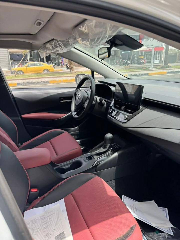 السلام عليكم
كورلا فئة البلاك اديشن شكل الامريكي الفول مواصفات 
لون صدفي 
كشنات جلد تحكم ستيرن 
كشن كهربائي فتحة سقف 
فول الفول للاخير 
مكفولة للاخير 
رقم واسط ومعروضه ب١٦٥
***********
