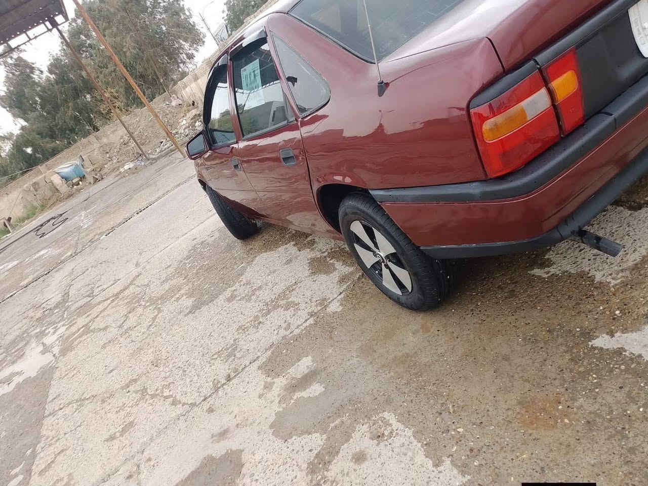 سلام عليكم اوبل فكترا
 للبيع موديل 90 مكينة 20 كير عادي  سيارة جاهزة معمرة جديد ومصبوغة عام جمالية رادلة ترتيب بطاين وصدر نص عمر سيارة مال بيت سعرة رايدة 32 وبيها مجال لشراي 
مكاني سامراء ***********
