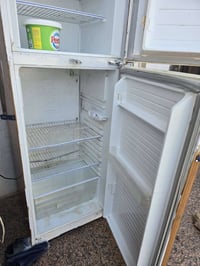 ثلاجة • سعة ١٢٥ لتر