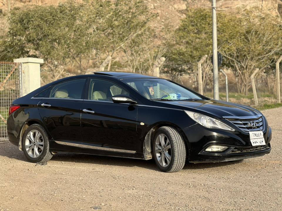 سوناتا خليجي ٢٠١٠
محرك ٢.٤ 
فول مواصفات بانوراما 
كشن هيتر 
تايرات جديد 
صدر جديد 
سعر ٩٤ ورقه مجال بي مجال
 0772 849 93 96
