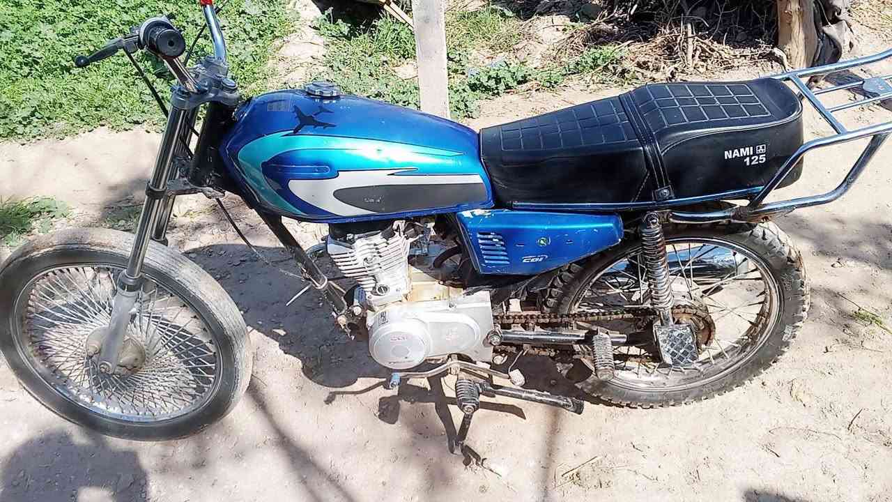 سلام عليكم دراجة للبيع موديل 20 كلك بيها بليته بالشاصي فقط دراجة محرك خير من الله غراضه جدد سعر 275 وبيها مجال قليل مكان واسط صويرة ***********
