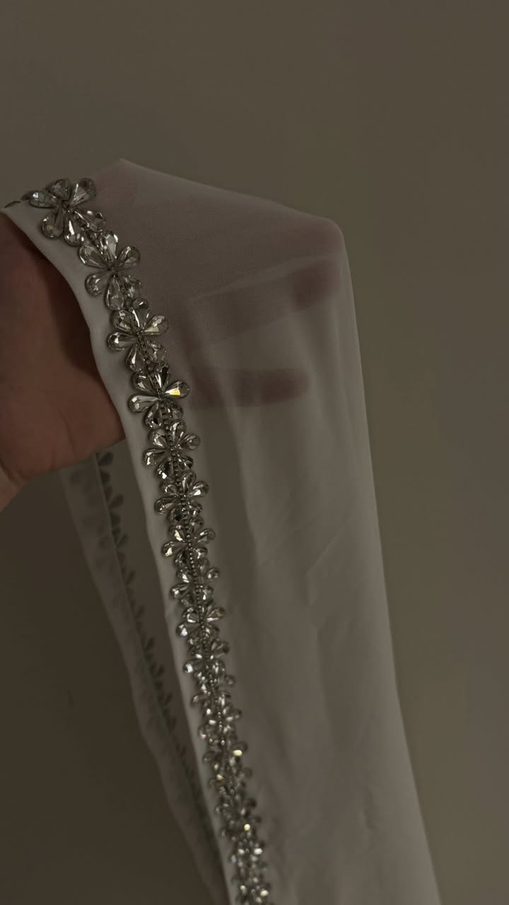 فستان عقد جديد مملبوس ولا مره
وشال عقد هم جديد والله 
الي تريدههن تكتب بلتعاليق 🤍 
قياس 48
مكاني بغداد مدينه الصدر
وتوصيل موجود داخل بغداد والمحافظات


**إذا كنت صاحب هذا الإعلان وتريد حذفه لأي سبب، رجاءا أرسل رسالة إلى الدعم الفني**