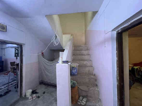 اعلان من #النيزك_للعقار لبيع وشراء الاراضي و الدور الزراعية والسكنية والمقاولات العامة 
--------------------------------------------
دار للبيع   بموقع ممتاز 
موقع البيت - صلاح الدين - قضاء بلد - شارع الضلوعية الرئيسي 

يتكون الطابق الارضي :
-استقبال
- غرفة عدد 1 
- مطبخ 
- صالة كبيرة
- صحيات 
-منور   

مساحة البيت : 200م

📄 نوع العقار : سند طابو صرف

--------------------------------------------
للاستفسار والتواصل : *********** - ***********

او زيارة مكتبنا الكائن في - صلاح الدين - بلد - شارع الامير - مقابل عيادة الدكتور قاسم حاتم
