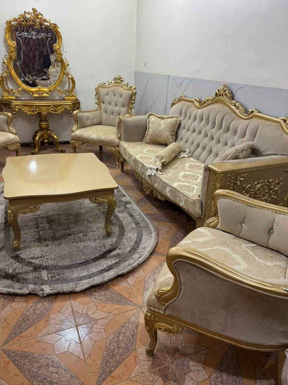 تخم زان دزاين ايطالي ١٠ مقعد مع ميزوسطي اخو الجديد ولا غلطه ***********
