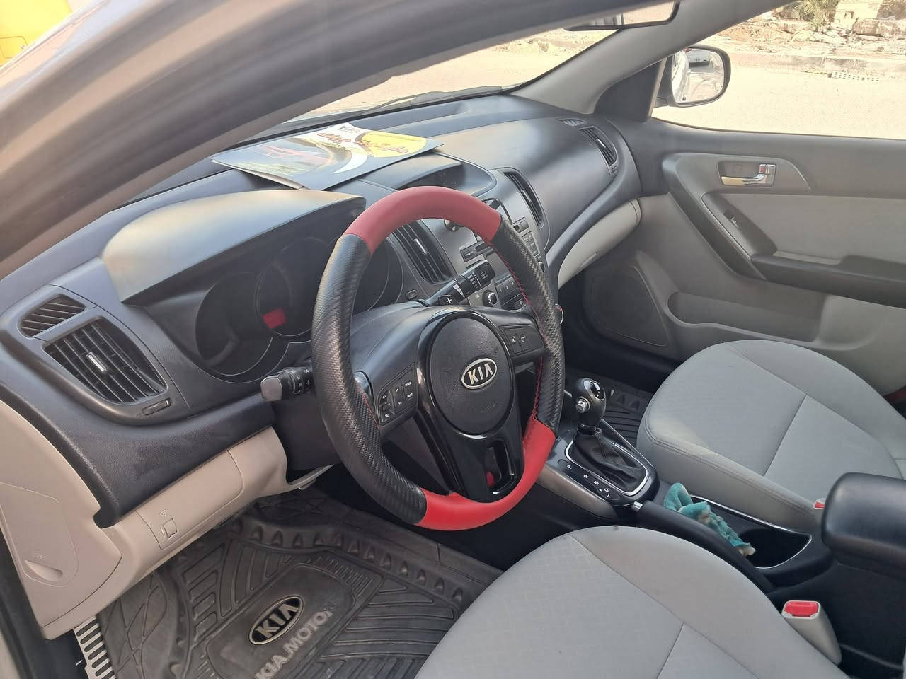 السلام عليكم كيا سيراتو 2013 لون سلفر محرك 1600/ ويل كب/ بيها صبغ جاملغ خلفي او دعاميات صبغ/ السعر 109 ورقه بيها مجال بسيط الاتصال *********** غزوان ملاحظ / امسوي سونار بالسياره قبل اسبوع كير او محرك ممفتوحات
