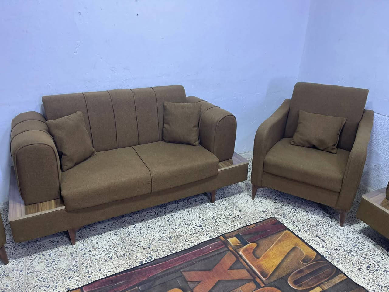 تخم 10 مقاعد مديل تركي حديث ستعمال قليل اخو الجديد ب325
***********
