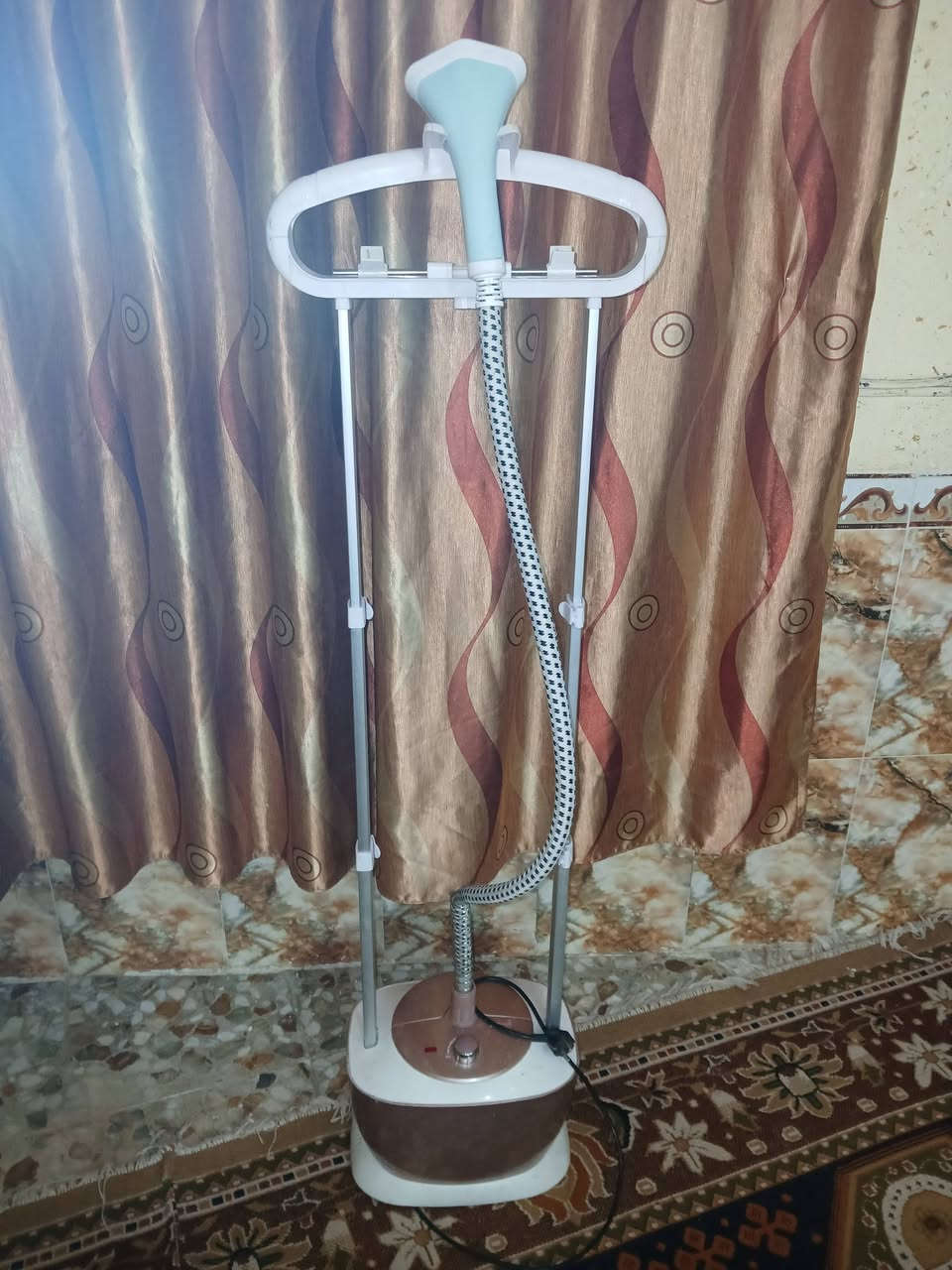 اوتي بخاري نضيف كلش تاخذة عل فحص ٣ ايام تاخذة بية شي مرجوع  السعر قفل بدون نقاش ٣٥ رقم الموبايل ***********
