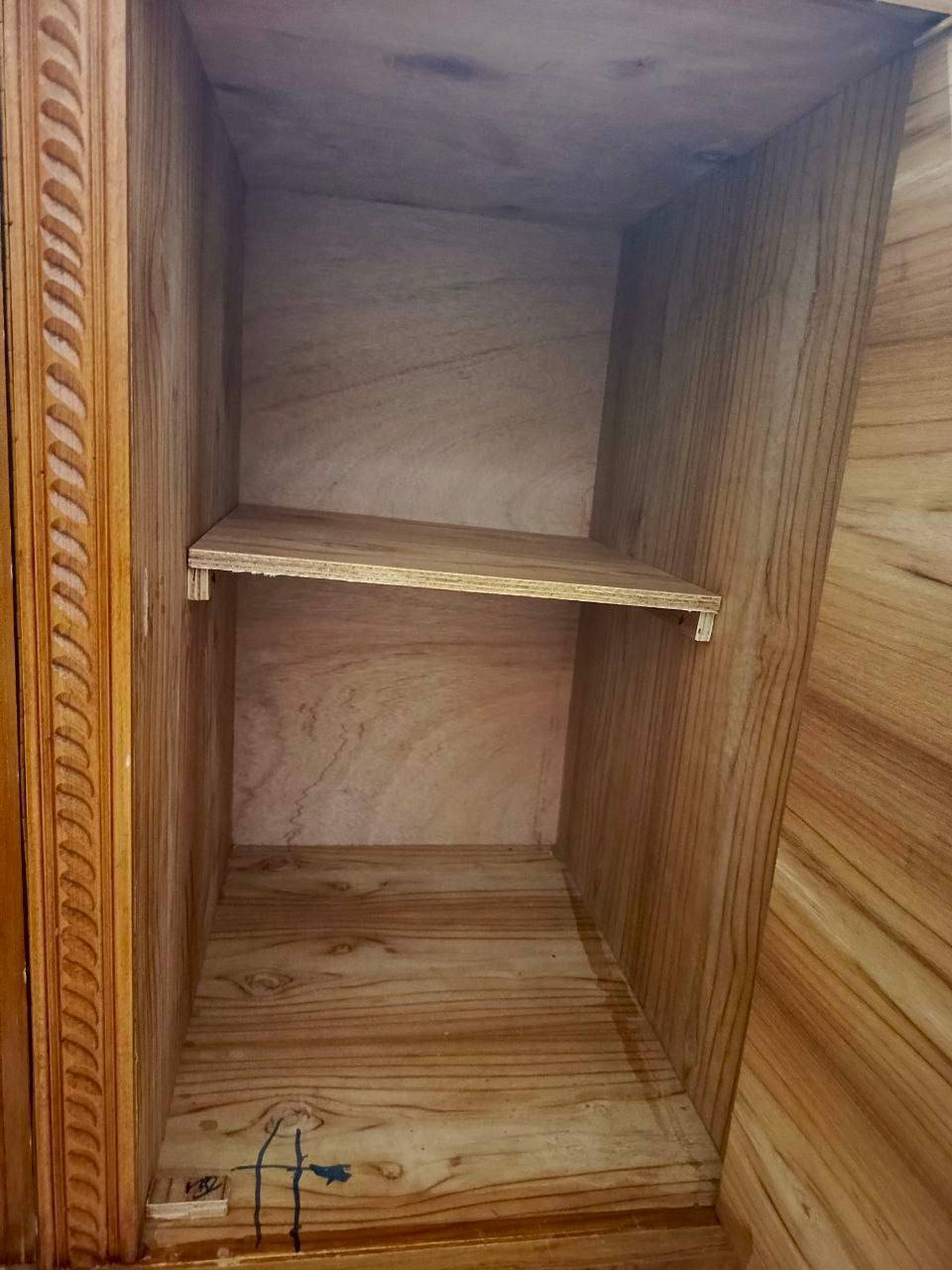 السلام عليكم بوفيه تفصال صاج للبيع المكان ابو دشيرالهاتف ***********
