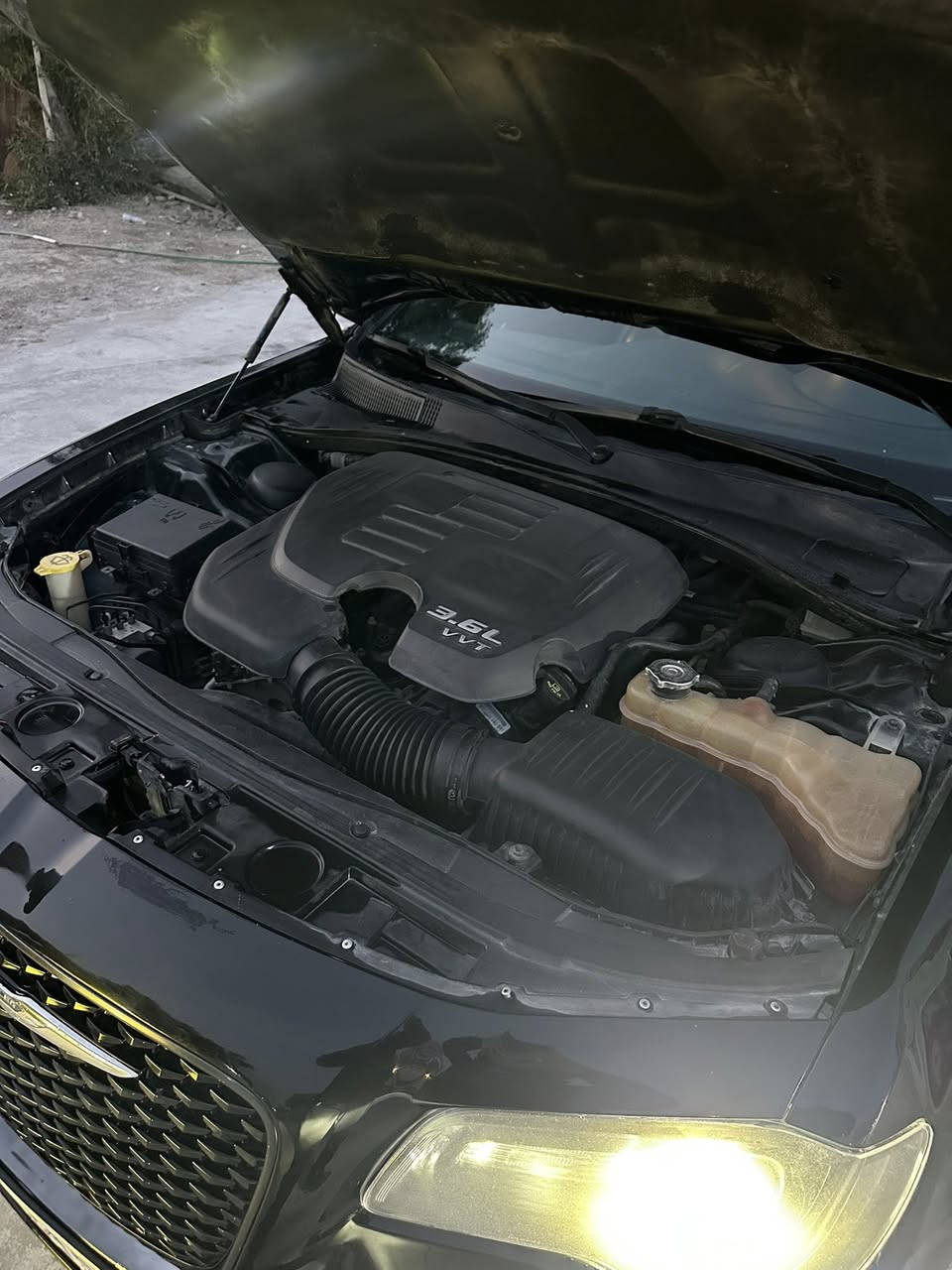 السلام  عليكم ورحمة الله وبركاته

‏‎‏‎       ——— لـلـبـيع  ———

كرايسلر اوباما   — Chrysler Obama

‏‎‏‎وراد أمريكي.     —  بدون ايرباك   

‏‎‏‎الموديل           — 2022

فئة.                 — 300s 

حجم المكينه   — 3600/ V6

‏‎‏‎اللون               — اسود     

‏‎‏‎

‏‎‏‎حاله السياره. —بيها جاملغ امامي تبديل وصبغ بيبان ثنين. بدون ايرباك ابجم كبس 

‏‎‏‎المواصفات 

‏‎‏‎- بصمة تشغيل 

‏‎‏‎- بصمة أبواب 

‏‎‏‎-تشغيل عن بعد 

‏‎‏‎-كشنات جلد 

-كشنات تدفئة 

- گير ماوس 

- شاشه ديجتال

‏‎‏‎-شاشه كبيره تدعم نظام الأبل كار باي ونظام الاندرويد 

‏‎-تدفئة ستيرن

‏‎‏‎-كشنات تدفئة 

‏‎‏‎- تبريد مركزي 

‏‎‏‎- بگ لايت LED 

- ليد نهاري 

‏‎‏‎-كرسي السايق بحركة كهربائيه 

‏‎‏‎-تحكم ستيرن جهتين 

‏‎‏‎-تحديد سرعه 

‏‎‏‎-مانع انزلاق 

‏‎‏‎-كامره خلفيه دواره 

‏‎‏‎باقي المواصفات المعروفه 

‏‎‏‎السعر            — اكتب تم ويوصلك السعر  مباشر 

‏‎‏‎رقم السياره    —بغداد 

‏‎‏‎موقع  السياره — نجف 

‏‎‏‎للأستفسار.     —-***********
