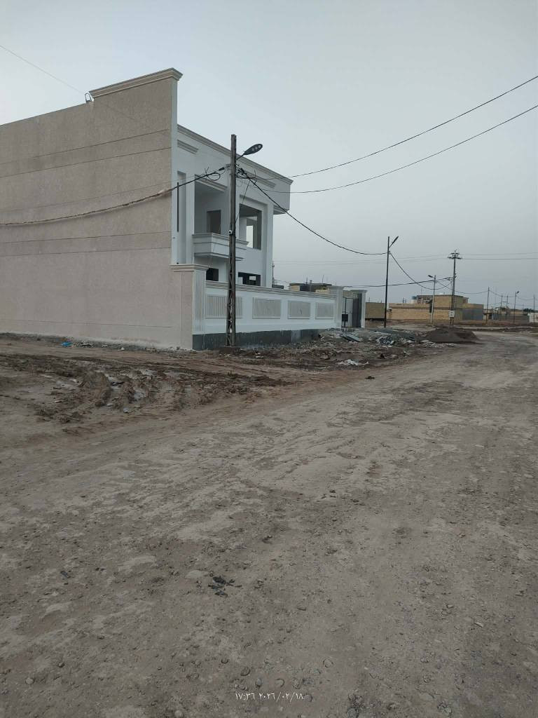 🏠 فرصة عقارية مميزة للسكن أو الاستثمار في الكوت 🏠
📍 الموقع: كوت الجديدة - مجمع النفط الثاني.
🛣️ الموقع الدقيق: تقع على شارع مدرسة الحشد.
ا🆔 رقم القطعة: C/91.
مواصفات ومميزات الأرض:
✅ المساحة الكلية: 608 متر مربع.
✅ الأبعاد: واجهة 20م × نزال 30م (أبعاد مثالية للتصميم المعماري).
✅ الشارع: تقع على شارع واسع بعرض 20 متر.
✅ حالة الأرض: "محدولة سبيس" وجاهزة للمباشرة بالبناء فوراً.
✅ الخدمات: تقع في منطقة حيوية بالقرب من المدارس والمرافق الأساسية.
💰 السعر المطلوب: 110 مليون دينار عراقي (قابل للتفاوض البسيط)
📞 للاستفسار أو المعاينة، يرجى التواصل مع الأرقام التالية:
ه‍📱// ***********
ه‍📱// *********** دهل اوران, واسط
