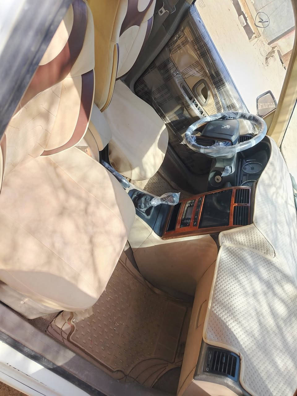 السلام عليكم
بيجو بارص موديل 17 بسمي رقم نجف دولي شرط كير مكينه تبريد شاشه تحكم استيرن كامره خلفيه حداديه وره وكدام مشروطه كهربائيات كلها شغاله السعر 44وبيها مجال مكاني النجف الكوفه ***********
