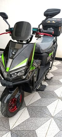 دراجة شحن • 2500 واط • 6 بطاريات