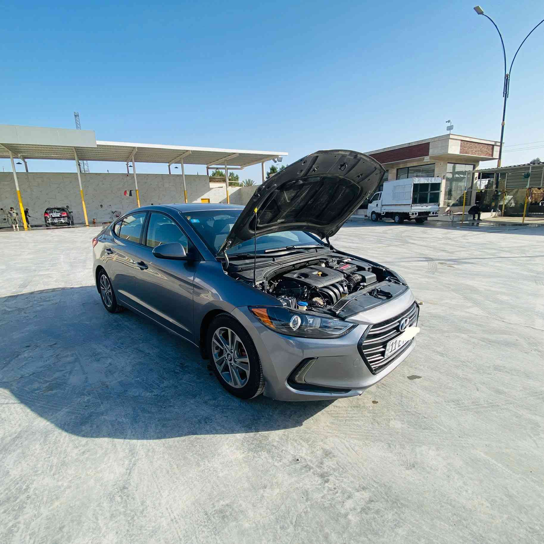 السلام عليكم النترا 2018 سياره جديده خير من الله رقم بغداد سنويه 2031 رقم إنكليزي تبديل جاملغ وبنيد فقط  تحكم ستيرن رادار شاشه جبيره كامره دواره 3 انضمه قيادة  كروز سرعه كير مكينه كفاله سياره جديده أينقص مابيه تحويل مباشر بيع او مراوس حسب القناعه
السعر 123 وبيه مجال بسيط 
هـ***********
