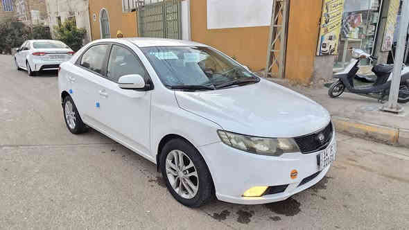 اللهم صلي على محمد وآل محمد السلام عليكم كيا سيراتو خليجي  موديل 2011 رقم بصره دولي السياره كفاله عامه ضربه او صبغ او تبديل ما عده الجاملغ الأمامي الايسر رش تجميل فقط  محرك 1600 شرط مامفتوح مواصفات شاشه كامره دواره تحكم استيرن اشاير بل مري  ويل كب 5 السياره جديده او جاهزه كير او مكينه او حداديه او تبريد سنويه جديده لغايه 2028 مشروع وطني بسم ولد صديقي  السعر 108 وبيه مجال مكان السياره الناصريه مدينه الصدر الاتصال   ***********
