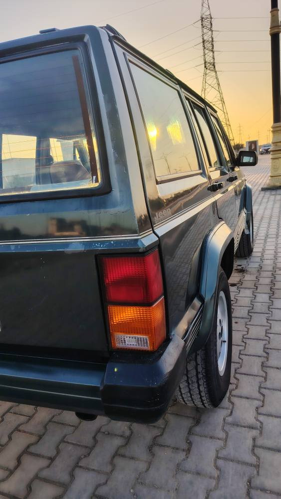 سلام عليكم
سياره جيب للبيع سياره بلاديه بدون ضربه بدون صبغ سياره داخله كلين مكينه وكير بلاد لوكير شغال
سياره كلش حلوه وعمليه ومابيها نقص
كهربائيات تخم تاير الكل تمام
بغداد مشروع وطني راعيها يمي صديقي سنويه ممنتهيه
سعرها ٣٦
مكانه السياره ميسان ابو رمانه للاتصال *********** عمارة, ميسان
