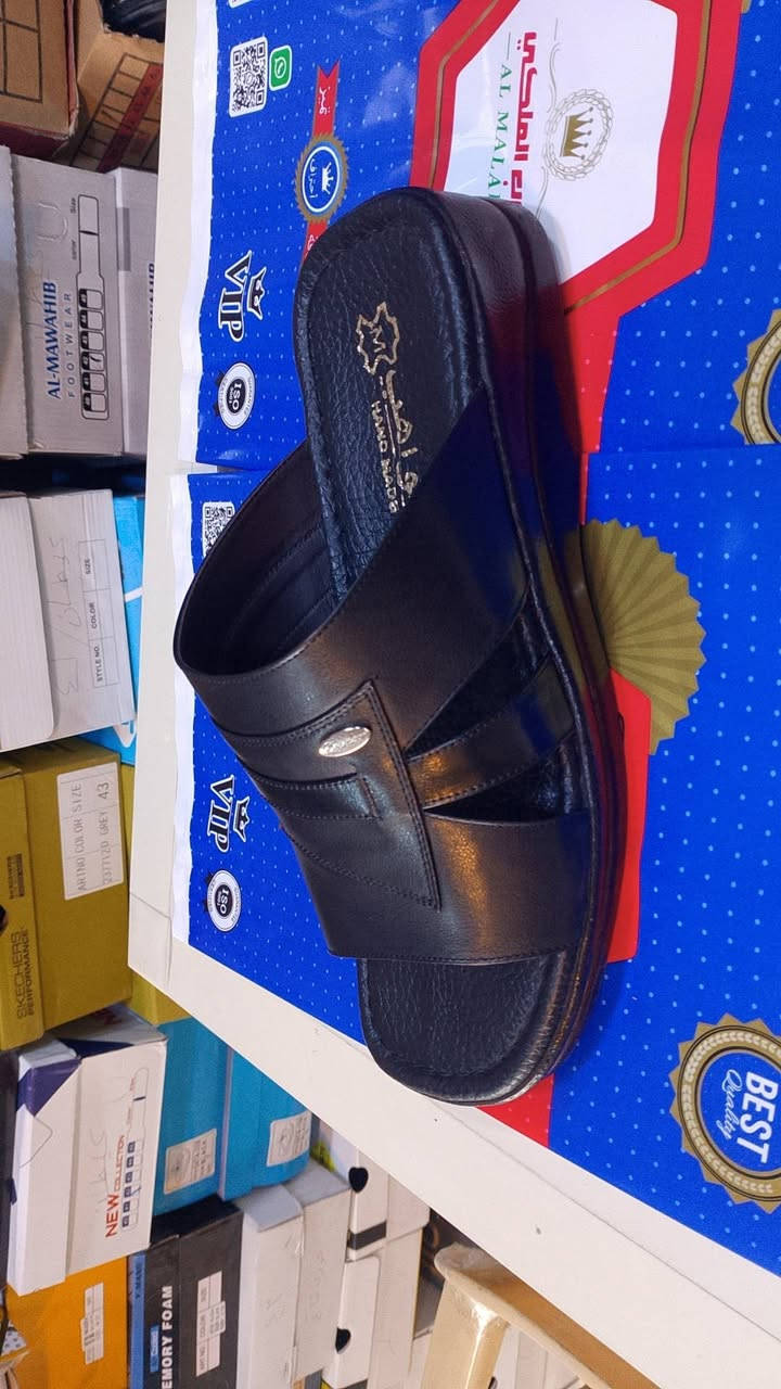 السلام عليكم ورحمة الله وبركاته 

وصلت الشحاطة المواهب الجلد الطبيعي الاصلي ❤️‍🔥👌🏿

الاحجام ،  /41/42/43/44/45

العنوان📍... الشرقاط السوك الكبير مقابل شركة نبض دجلة 
‏‪0785 709 3421‬‏📞
