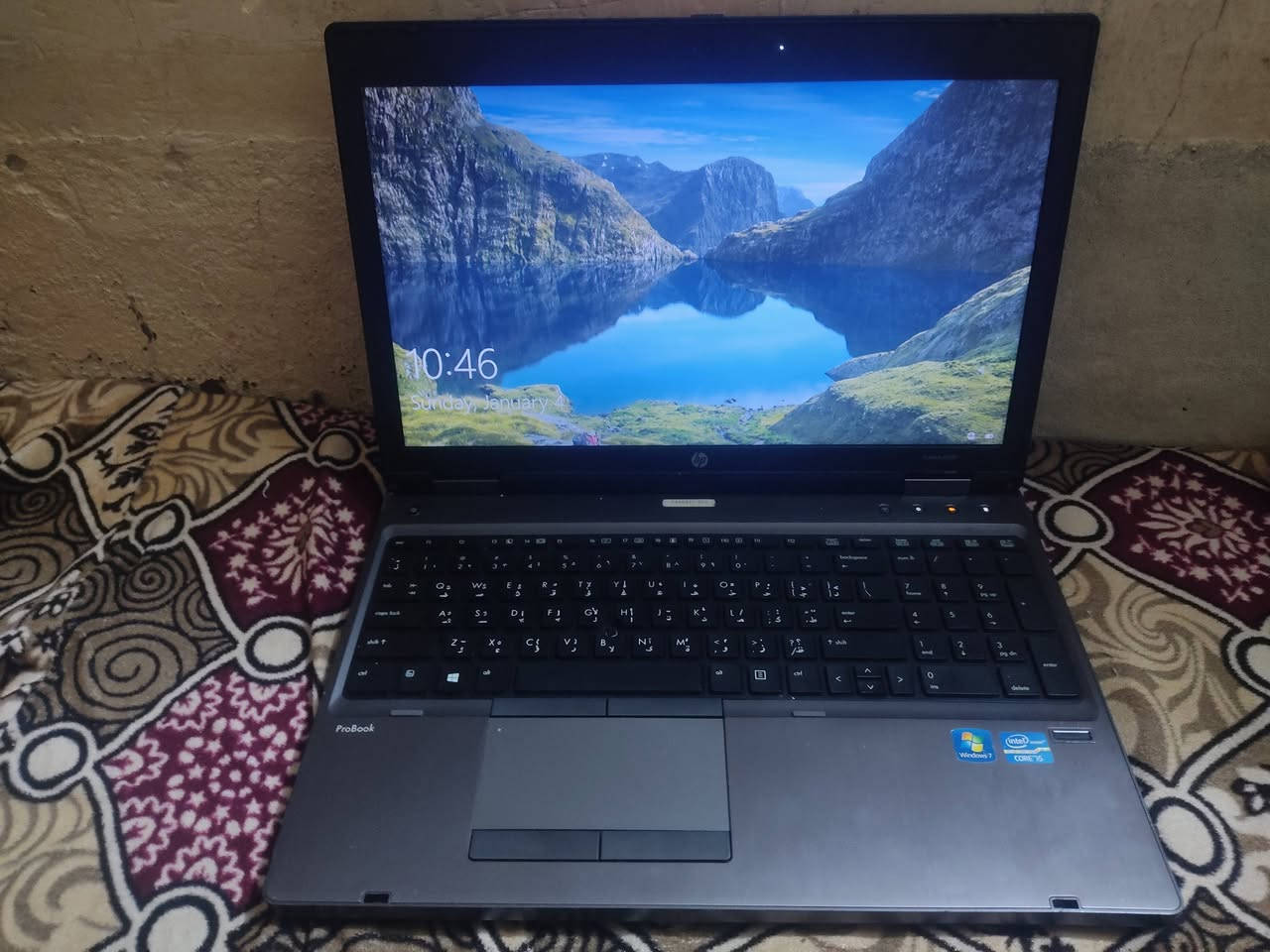 لاب توب للبيع نظيف بيه بس بطاريه مو زين شوي
السعر 125 
التواصل مع هذا الرقم 
***********
