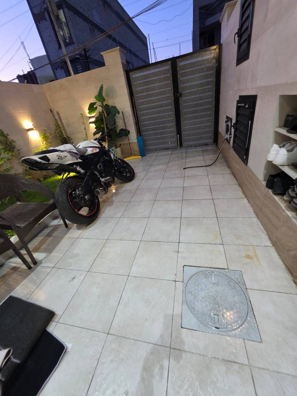 عرض مميز من مكتب المسار الهندسي للعقار والمقاولات 📊

🏡منزل مؤثث للبيع الطالبية مربع البيروتي 

5*30=150 

🏗️بناء2025 حديث
🏞️ كراج حديقة 
مدخلين غرفة خطار 
🛏️4نوم سويت
مطبخ تركي
هول حولي واسع
🚾خدمات 
سطحين وبيتونة
واجهة مرمر ارضية مرمر من الطابق الارضي للبيتونة+بوب قاصة شبابيك ألمنيوم
📍ملاحظة البيع مع الأثاث 📍
***********
(التسلسل104)
