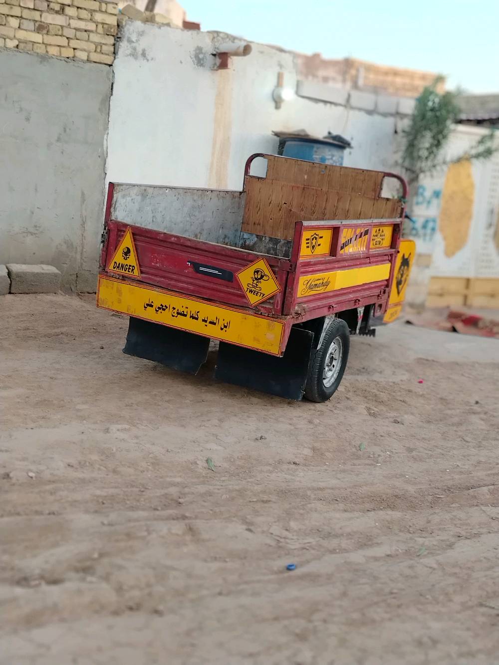 بيع ستوتة ماركة سلطان موديل 2024 بحالة جيدة جدًا. تحتوي على تصميم جذاب مع رسومات ذئب على الجوانب.

مناسبة للنقل وللأعمال اليومية، تتميز بمتانة وكفاءة في العمل. للاستفسار أو لمزيد من المعلومات، يرجى التواصل معي.