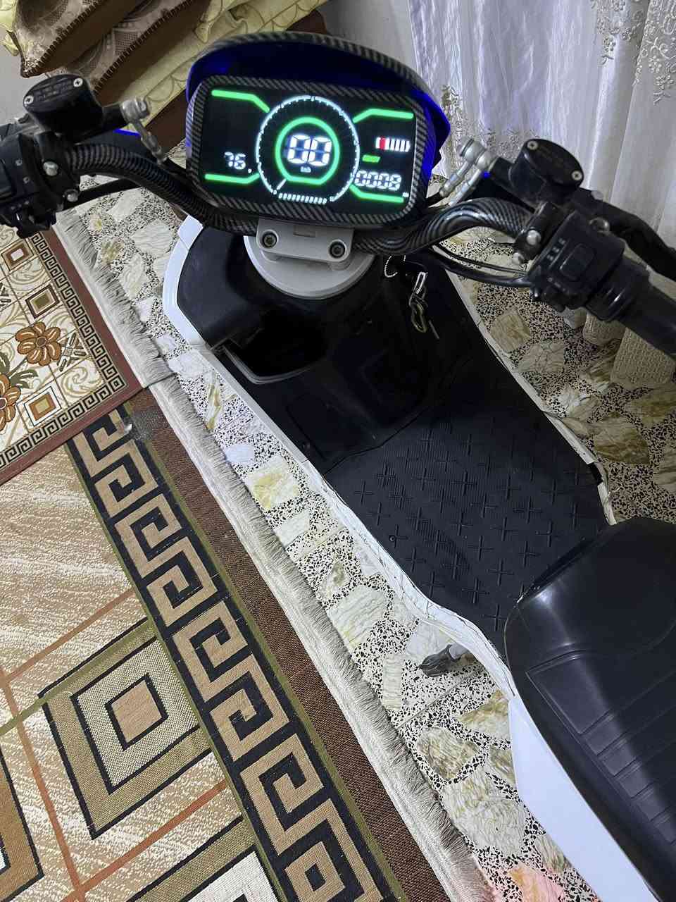 السلام عليكم دراجه البيع 6 بطاريات مكاني بغداد رصافه ***********
