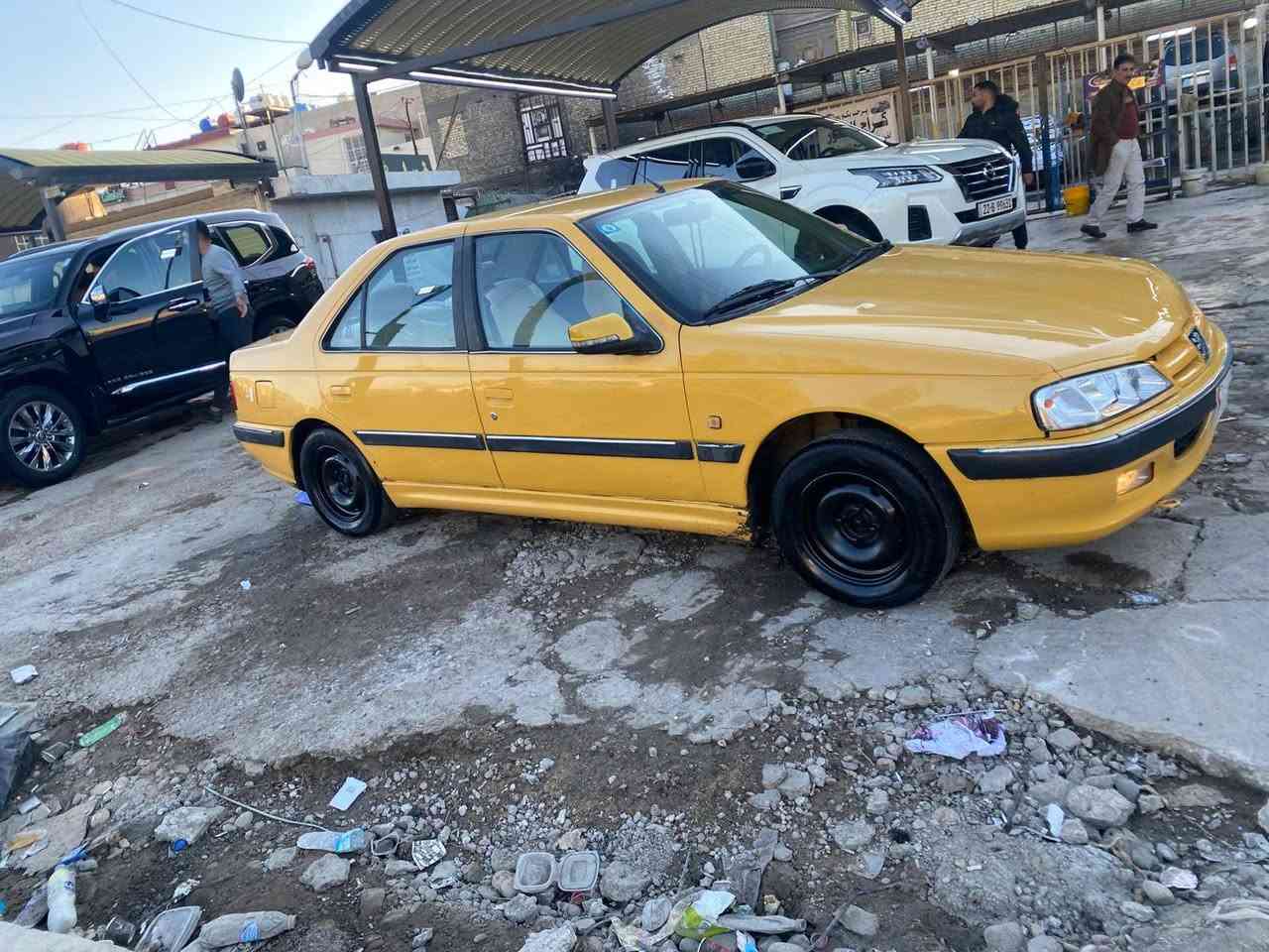 سلام عليكم للبيع بيجو بارص موديل 2015 سياره جديده مكفوله صدر امامي خلفي جديد تخم تاير كير مكينه كفاله تبريد ثلج بيه تصليح خفيف بل هلال مكان بلديات السعر 50 وبيه مجال ***********
