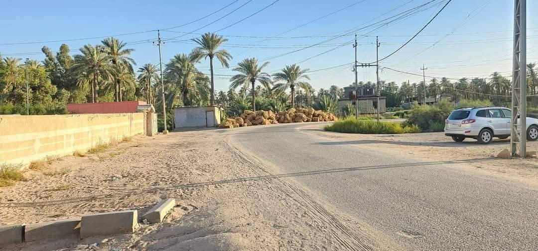 دونم الا 300 متر طابو 25 سند تحويل اسهم باسمك في كربلاء شارع ام ام البنين منطقه طنوبه كافه الخدمات مدرسه متوسطه ابتدائيه مدرسه الثاني ماله العباس مباشره عالشارع للمعلومات اتصال/*********** /***********
