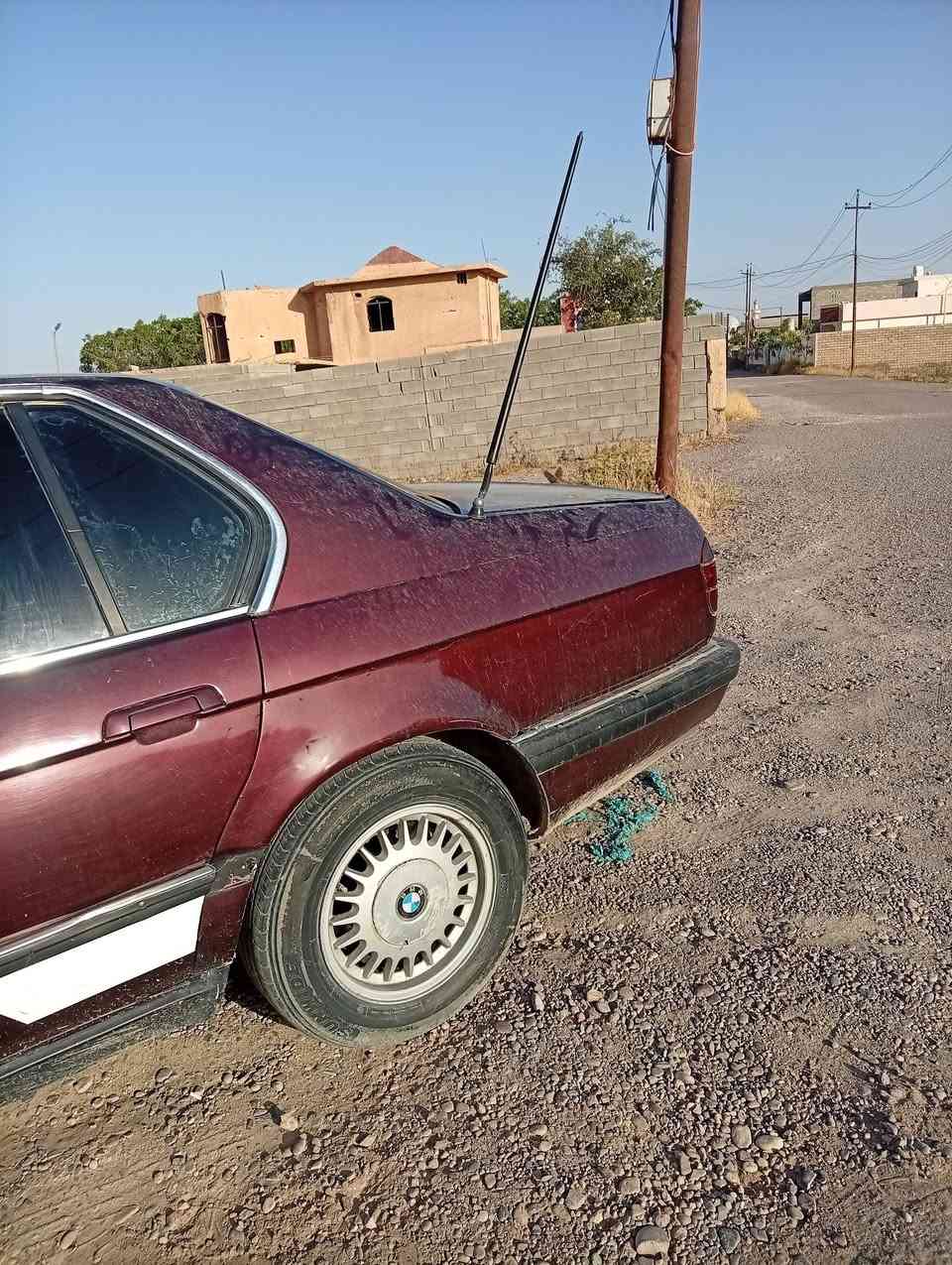 السلام عليكم
BMW730il
كير ومحرك شرط 
محرك ٣٠٠٠
رقم نينوى مدفوع كمركه واوراقه بس راعيه ما اندلة 
دبل اشاير شغالة 
لايتات عالي ناصي 
اشاير يمنة ويسرة شغالة 
صدر امامي جديد 
صدر خلفي نص عمر 
دبلات جدد 
مسجل سستم صوت يشگ الاذن 
تبريد ثلج ❄️
تدفئة نار 🔥 
سيارة امانة الله احلة من الصور 
السعر ٢٥ وبيه مجال 
مكان السيارة بيجي
للتواصل 📞 
***********
