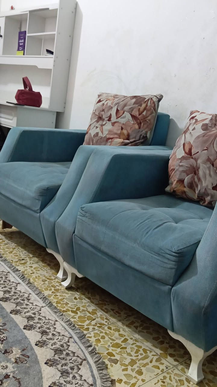 السلام عليكم للبيع غراض نظيفه
كنتور
طخم
مكيف اخو الجديد
رحله
براد بس ليك بي 
ميز بلازمه نظيف
***********
