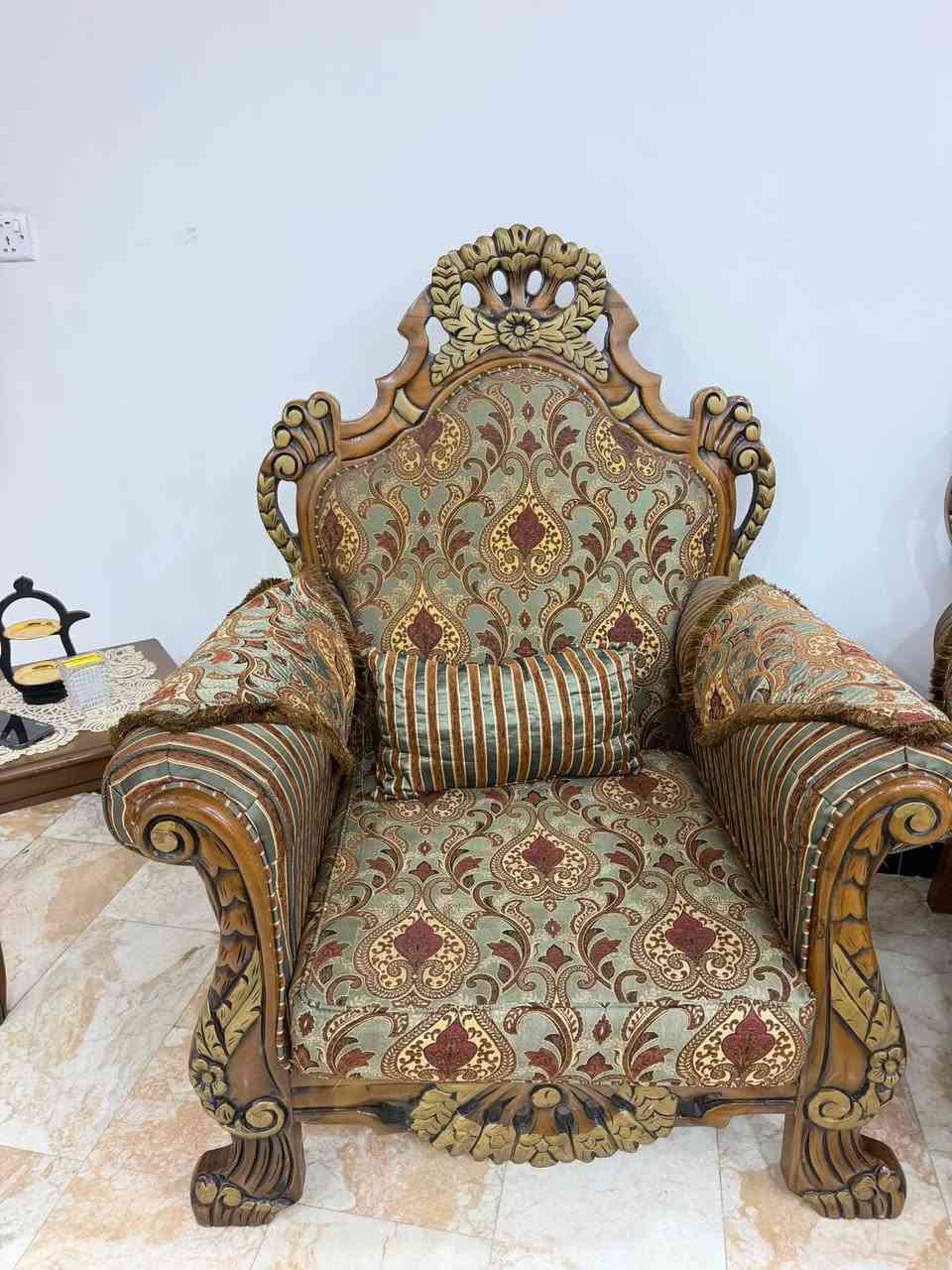 سلام عليكم تخم ملكي لون جوزي نظيف الى درجه تجي تشوف وتكلب وتشيل للاستفسار الاتصال ع هذه الرقم *********** 
سعره 450 الف وبي مجال
