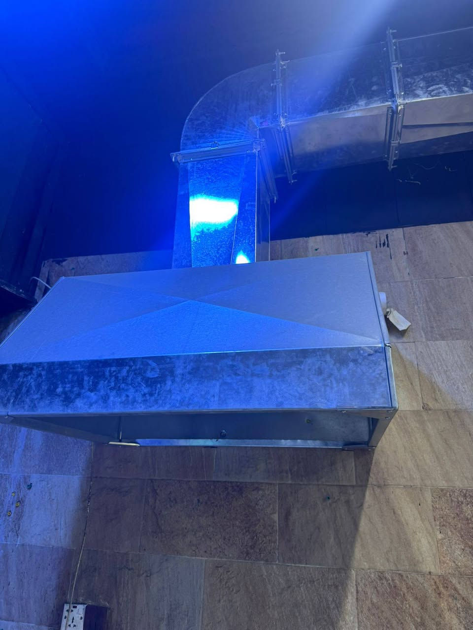 السلام عليكم دكت تفصال قطعتين مصاله شهرين مشدود شغل درجه اولى كامل هوه وساحبات 2 فصلته بمليون و300 قيم باليرضي الله وشايف خيره ***********
