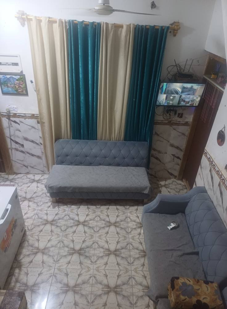 للبيع  بيت طابقين  زراعي مساحه ١٠٠في سوق الشيوخ بين حي الدجين  والقادسية  مكانه مرتب  ثاني شارع عن شارع القادسيه  يتكون  من غرفتين ومطبخ وصاله   وستقبال وحمامات داخليه وخارجيه   استفسار اكتب تم وتصل واتساب  ***********
