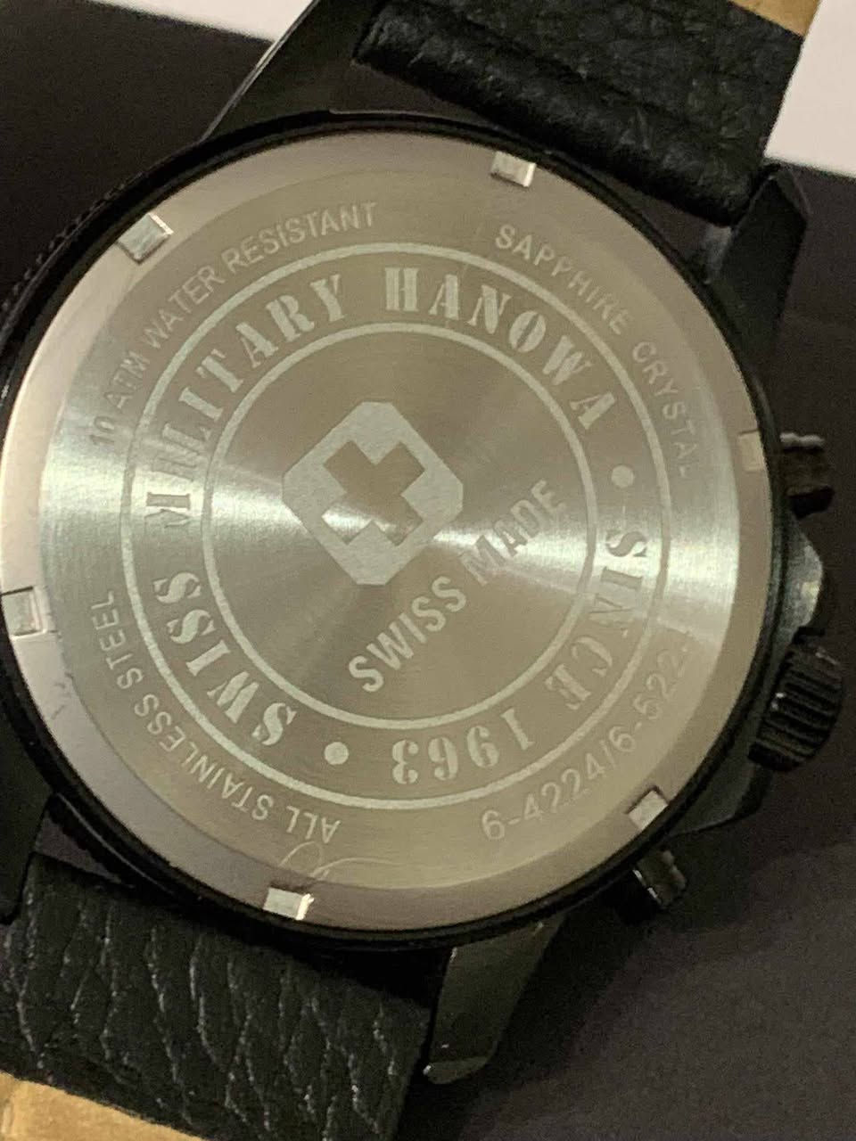 السلام عليكم......
ساعة سويس ملتري سويسري اصلي بطارية 
ستوب وج 
كرونوكراف 
نافذة للعرض التاريخ من خلال السناتر 
سناتر شغالة 
أميال وارقام فسفوري 
مكينة ٣ حجر 
سنتر ثواني ثانوي 
القطر ٤٦
مقاوم للماء ١٠٠م 
سير جلد معلم 
جديد غير مستعمل مع العلبة الأصلية وبطاقة الضمان 
السعر ١٢٥ الف 
يوجد توصيل ***********
