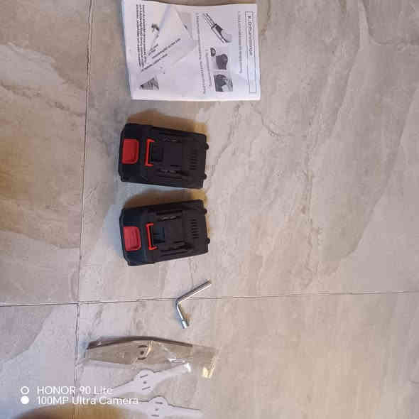 ماكينة قص العشب اللاسلكية مع بطاريتين للتواصل والاستفسار خاص مازنجر او على الرقم التالي ***********
