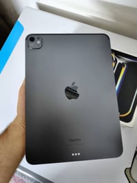 ايباد برو 11 • ٢٥٦ • بطارية ٨٧%