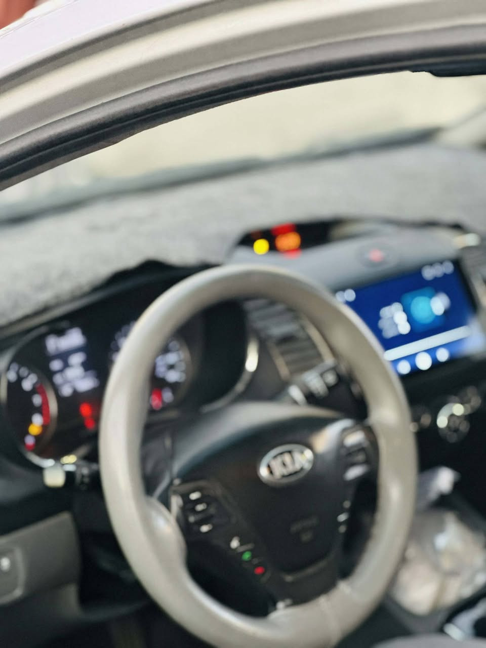 سلام عليكم البيع او مراوس حسب القناعه كيا فورتي موديل 2017 لون سلفري رقم قادسيه بسمي مكينه 2000 دوش كير اي تي السعر 125 اي استفسار ***********
 مكان السياره السماوه مركز المدينه
