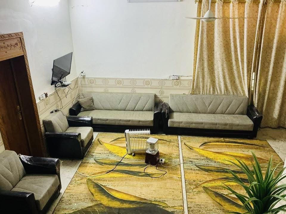 🏡 #دارللبيع 
♦️العنوان / الفتاحية- مقابيل كليه الطب البيطريه
المساحة 200م
 - استقبال 
 - غرفة نوم عدد2
- صاله 
 - مطبخ  
 - صحيات داخليه
 - درج داخلي
-بيتونه كبيره
-مجمع صحيات خارجيه
☎️ للإستفسار يرجى الاتصال 
بالأرقام الموبايلات الواردة أدناه
📲 ***********   متوفر واتساب 
#نستقبل_طلباتكم__وعروضكم 
مكتب بغداد للعقار الشطرة  الآمن للتسويق العقاري  ___
 الشطرة /شارع الفلكه قرب كراج الحضارات
