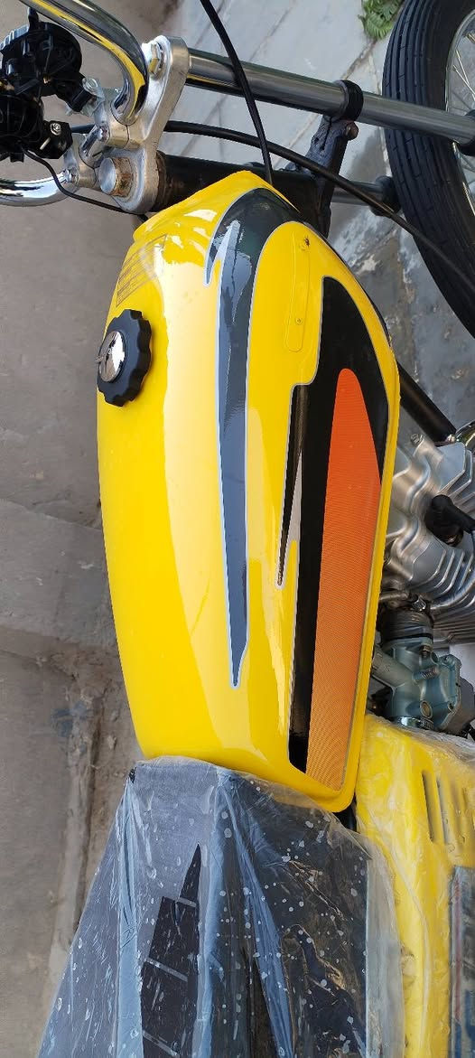 سلام عليكم شباب دراجة اربع كير  (كلك كلك اكيفلك من السرقه عشاريه).  محرك 2024 نامه اصلي مكفول وشاصي ارشه 2018 مكفوله كهربائي كله شغاله دراجه ماعايزه برغي شغل وتطلع كله فول السعر او مراوس حسب القناعه لوو ازودك لوو زودني السعر 450 وبيها مجال الخاص مفتوح تصل على رقم *********** واني خادمكم 💙♥️ المكان الديوانية
