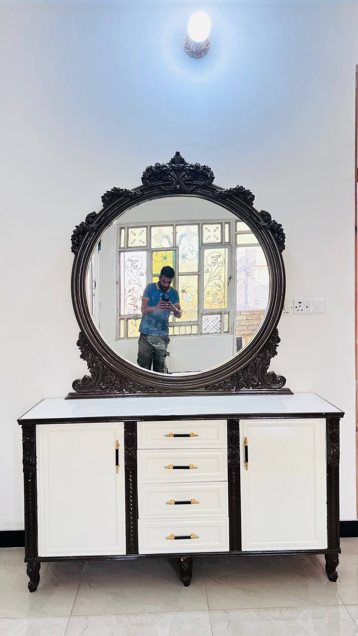 بسم الله الرحمن الرحيم 
اللهم صل على محمد وآل محمد 
تم إنجاز   💪                                                                  غرفة موديل روما 🥰
لون اوف وايت وتطيعم جوزي 🫠
غرفة 6باب ملحق (طابقين)💜
ظهر جرجوبة 👍
أرضية بلوك صاج 👍
الوجه ام دي اف 6ملم 
الداخل صاج طبيعي 4ملم 
الف الابواب والدنك زان مصري 
تاج الجرباية زان 
تاج الميز زان 
للطلب واللاستفسار مراسلة الحساب او الاتصال على الرقم
 موقعنا بغداد ناحية الوحدة قرب مول حجي حمزة
***********واتساب +اتصال 
***********واتساب +اتصال
