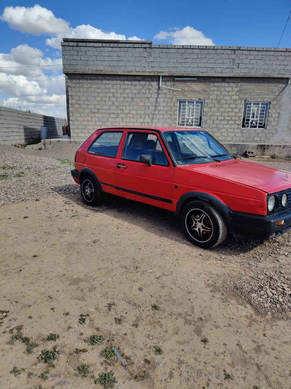 السلام عليكم گولف للبيع گير ومحرك شرط تدفئه تبريد شغال صدر جديد دبلات تايرات ما ناقصه اي شي رقم نينوى دولي شرط التحويل السعر 20 والشراي يتصل ***********
