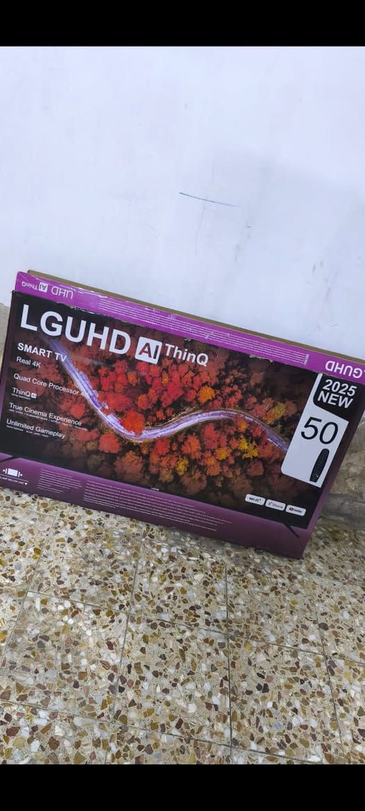 شاشة LG UHD حجم 50 ابيعها على وضعها
مواصفاتها : 
4K
HDR 10 
صوت ستيريو 
نظام اندرويد مفتوح 

بيها عطل موضح بالفيديو و الشاشة شغالة ابيعهة على وضعهة
السعر 100 الف  
مكاني بغداد البياع حي التراث 
تواصل واتساب ***********
