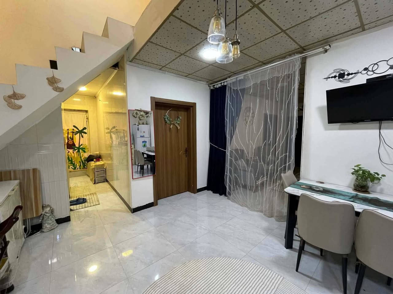 🏡 دار للبيع — الإسكان
📍 الموقع: بين المرور ومستشفى الجمهوري خلف المسبح الإسباني
📐 المساحة: 140م — واقع حال 170م
🔹 ركن على شارع عريض
🔹 طابق واحد
🔹 مرمم جديد بالكامل ولا يحتاج أي نقص

✨ تفاصيل الدار:
▪️ غرفتين نوم
▪️ صالة
▪️ مطبخ مفتوح
▪️ مطبخ حار
▪️ صحيات داخلية وخارجية

💰 ا: مطلوب مبادره 
75 مليون 
📆 القسط الشهري: 395 ألف

📩 للاستفسار والمراسلة على ***********
