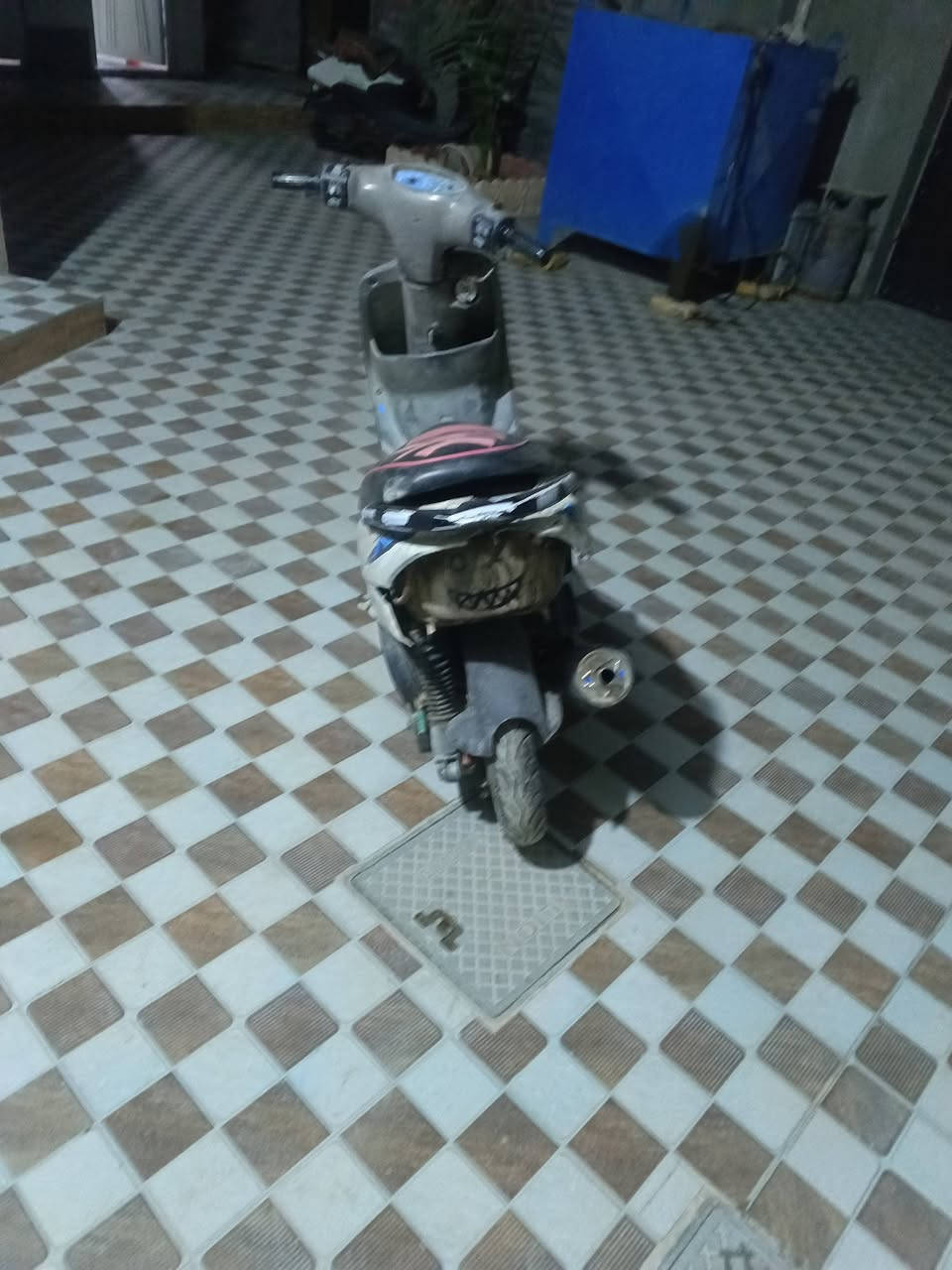 السلام عليكم 
دراجه ماكس قجمه كايمه للبيع كوم حديد 100 قفل


**إذا كنت صاحب هذا الإعلان وتريد حذفه لأي سبب، رجاءا أرسل رسالة إلى الدعم الفني**