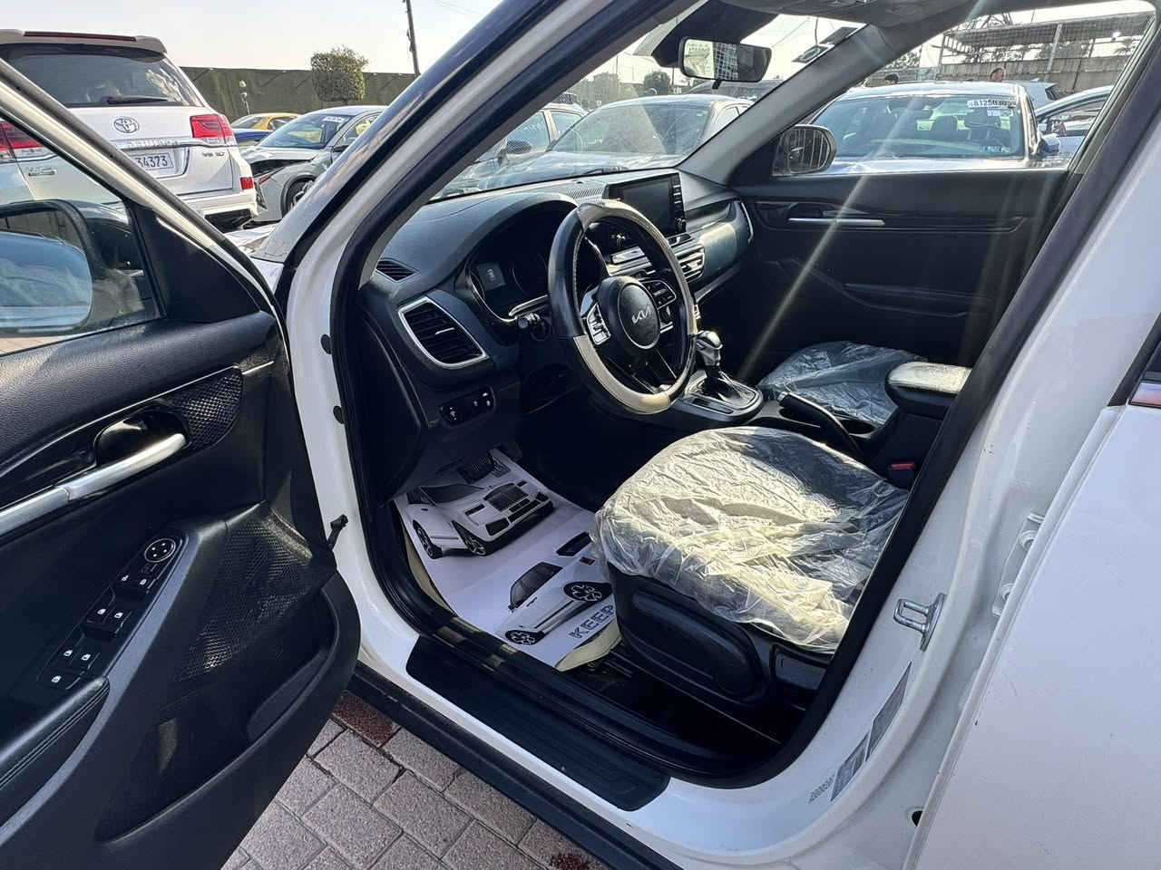 السلام عليكم شباب السعر تفليش  139 🙅🙅
اليوم عندنا كيا سليتوس 2021الحادث تصليح البنيد محرك 2000 دوش رقم بغداد تحويل مباشر داخل معرض ومزادالسجاد عنوان بغداد الحبيبيه معارض الحبيبيه معرض ومزاد السجاد لتجارة السيارات متواجدين من الساعه التاسعه صباحا لى الساعه السادسه مساء تليفون ***********
